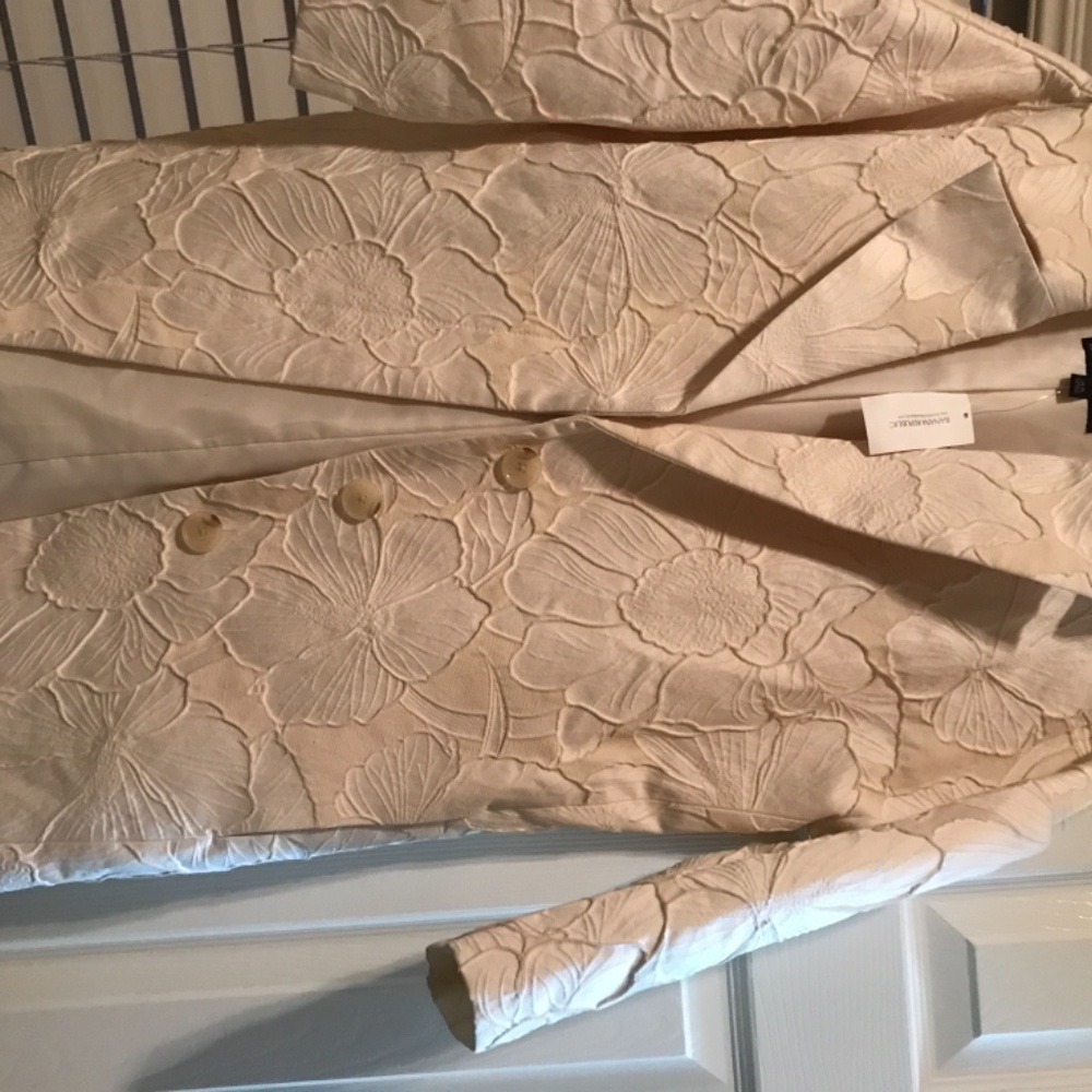 Dresses - Picture 2 of 16
